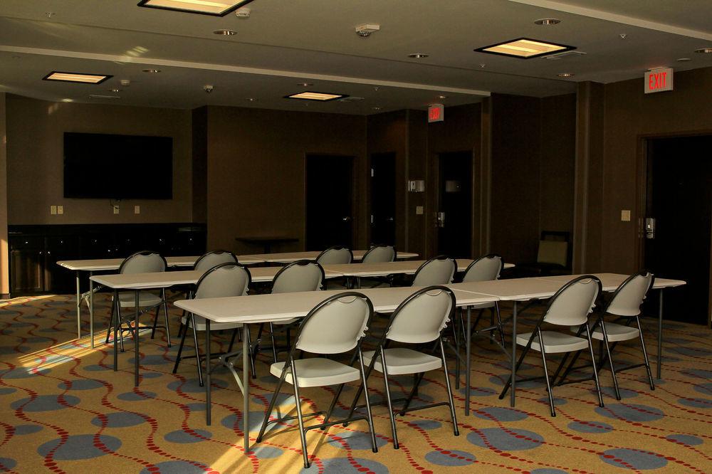 Holiday Inn Express Hotel & Suites Floresville By Ihg Экстерьер фото