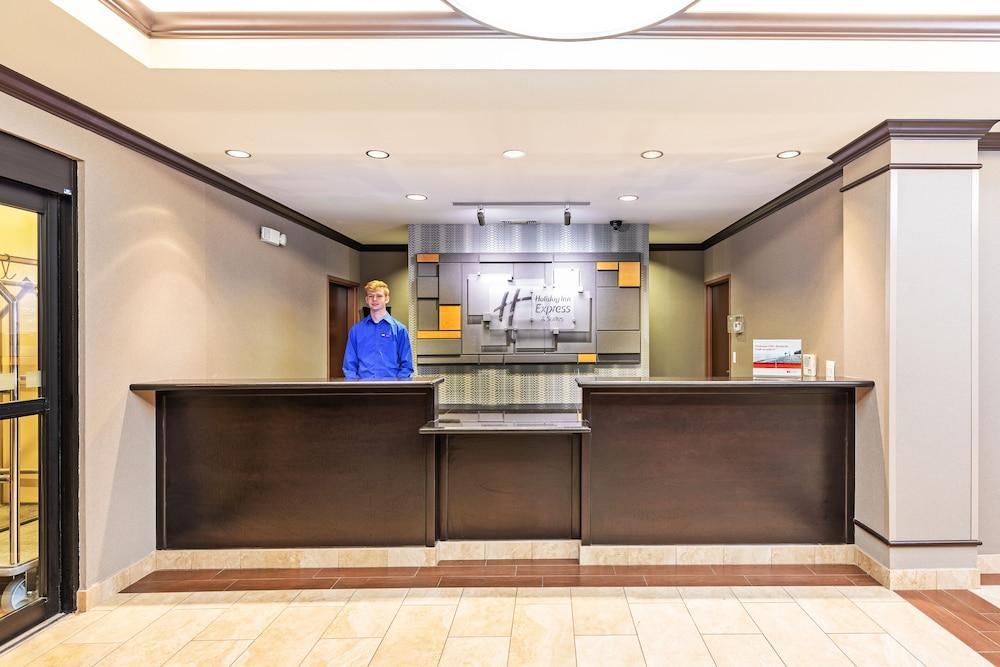 Holiday Inn Express Hotel & Suites Floresville By Ihg Экстерьер фото