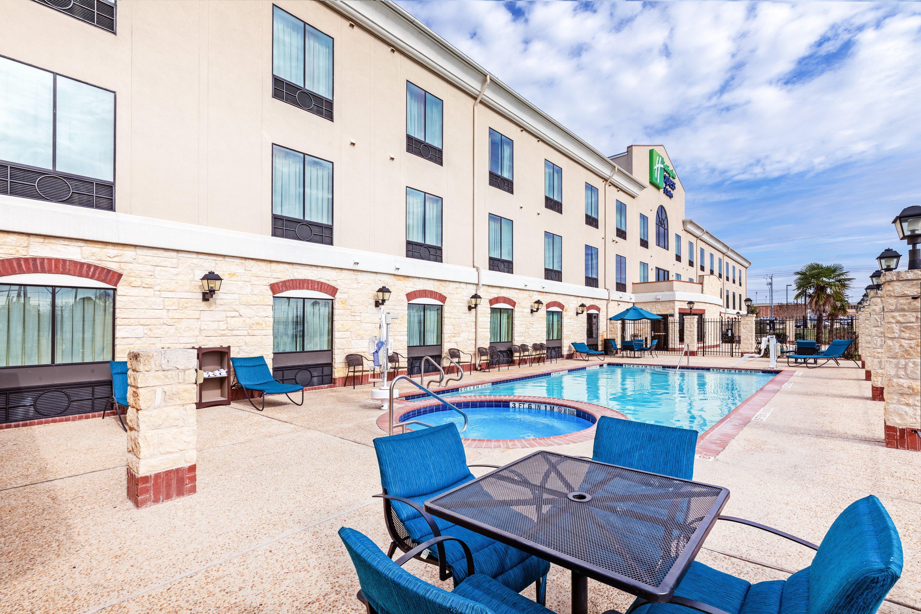 Holiday Inn Express Hotel & Suites Floresville By Ihg Экстерьер фото