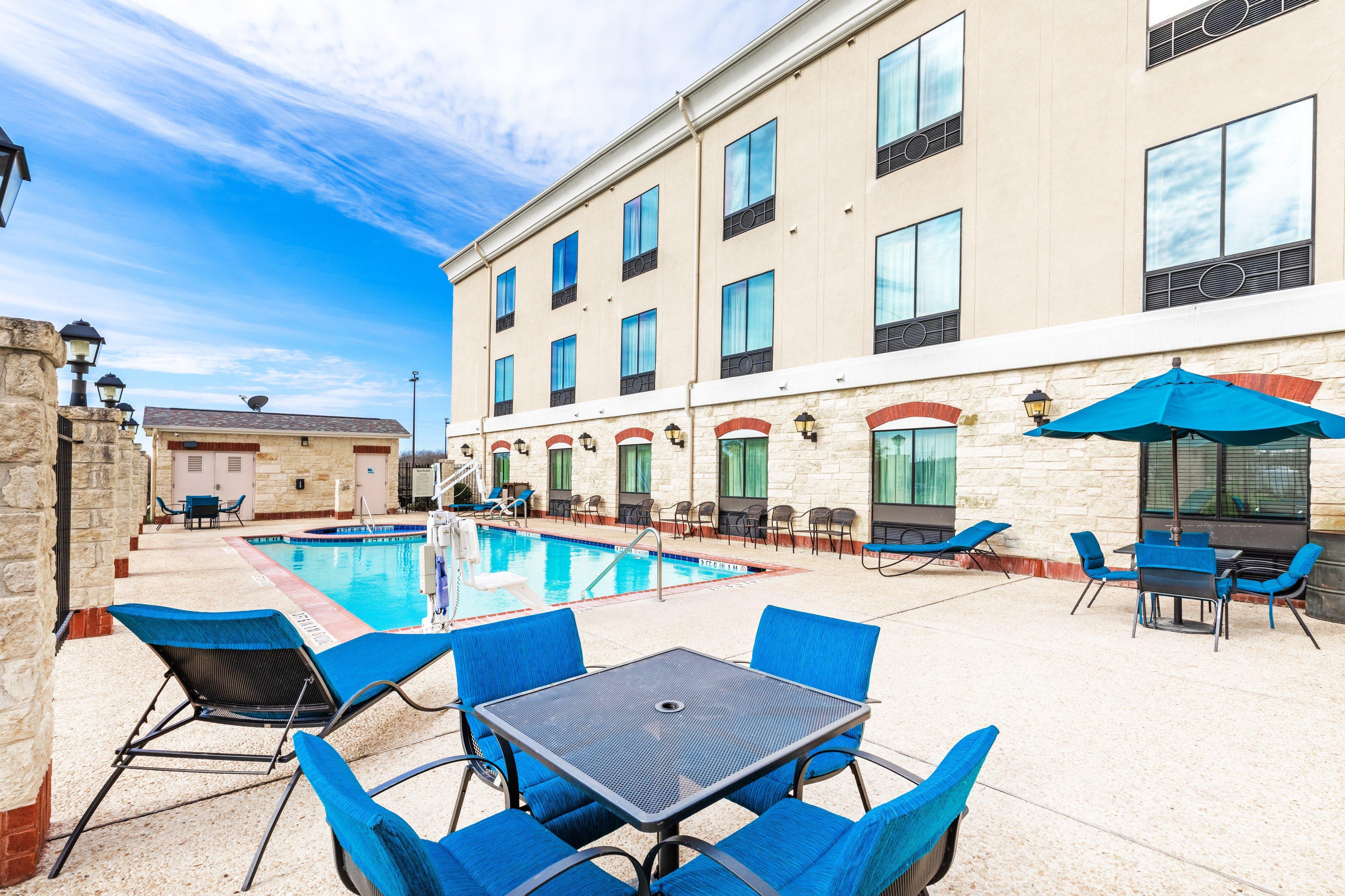 Holiday Inn Express Hotel & Suites Floresville By Ihg Экстерьер фото